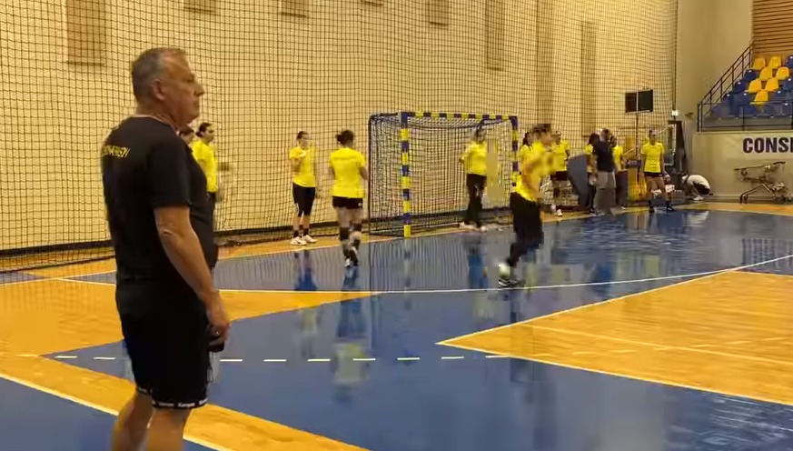 Corona Brașov - SCM Rm. Vâlcea | MyTex.ro