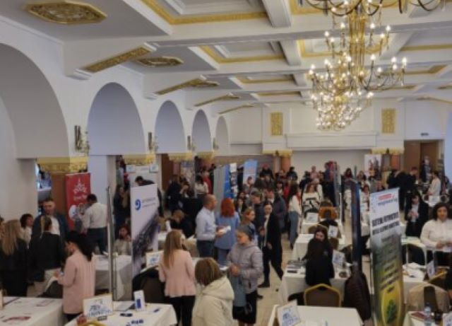 AJOFM Brașov. Bursa locurilor de muncă pentru absolvenți 3 Bursa locurilor de muncă pentru absolvenți | MyTex.ro