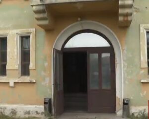 Revoltă a părinților care au copii de grădiniță la Sânpetru | MyTex.ro