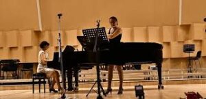 Minirecital la Nocturna bibliotecilor | MyTex.ro