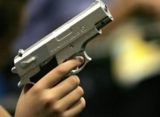 Pistolar în sediul AUR / Bărbatul a fost reținut 3 Pistolar în sediul AUR | MyTex.ro