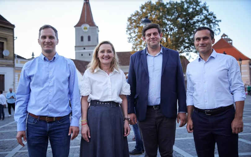 Elena Lasconi: „Oamenii de bună credință nu trebuie să se ferească să intre în politică” / USR Brașov este deschis pentru orice cetățean cinstit, indiferent dacă dorește să se alăture sau are nevoie de sprijin 10 Elena Lasconi | MyTex.ro