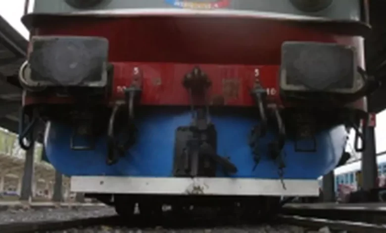 Incendiu izbucnit la un tren de călători, în județul Brașov 3 Incendiu | MyTex.ro