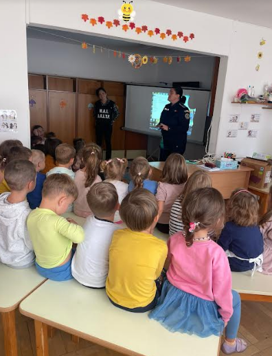 Educație rutieră la Grădinița nr. 28 Brașov 10 Educație rutieră | MyTex.ro