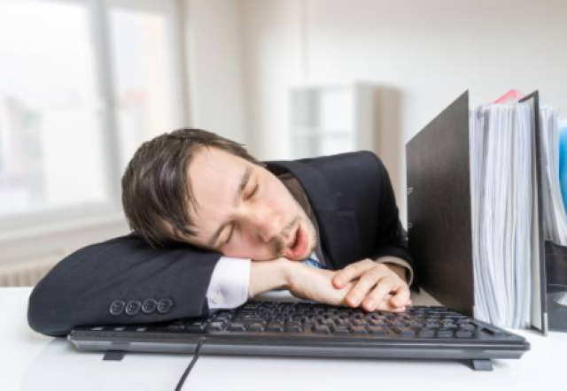 Duminică se schimbă ora / Cum ne afectează 3 Duminică se schimbă ora | MyTex.ro