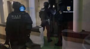 percheziții | MyTex.ro