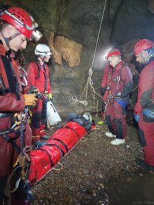 Salvamontiștii brașoveni au simulat o intervenție de urgență | MyTex.ro