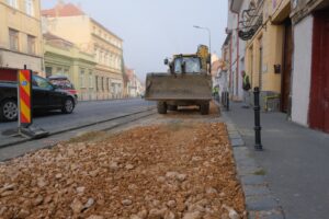 Lucrările de pe strada Lungă au fost reluate | MyTex.ro