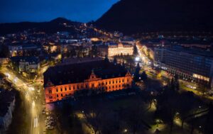iluminat astă-seară în portocaliu | MyTex.ro