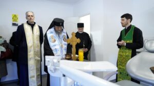 Cabinet stomatologic și cursuri de robotică în curtea bisericii | MyTex.ro