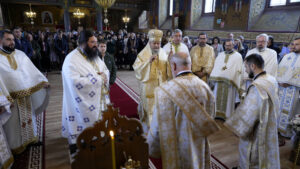 Mitropolitul Ardealului a liturghisit în Parohia Bran-Predeluț | MyTex.ro