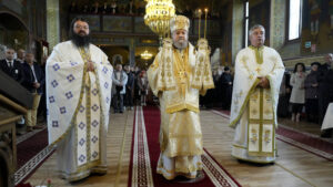 Mitropolitul Ardealului a liturghisit în Parohia Bran-Predeluț | MyTex.ro