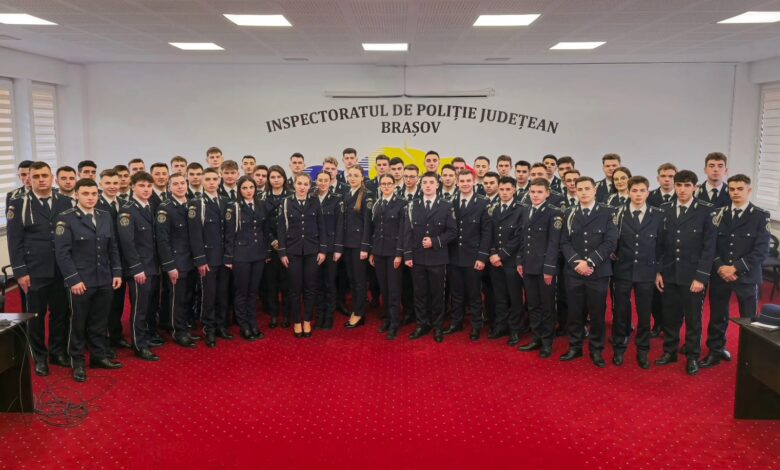 Cadou de Crăciun pentru IPJ Brașov: 47 de noi polițiști 3 Cadou | MyTex.ro