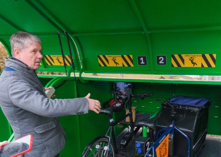 Primăria Brașov testează o soluție de mobilitate electrică pentru aprovizionarea agenților economici din Centrul Istoric / Ce a spus George Scripcaru 9 Primăria Brașov | MyTex.ro
