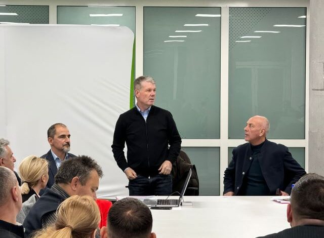 Echipă nouă de conducere la ADI ISO Mediu Brașov / „Gunoiul nu are culoare politică” 3 Echipă nouă de conducere la ADI ISO Mediu Brașov | MyTex.ro