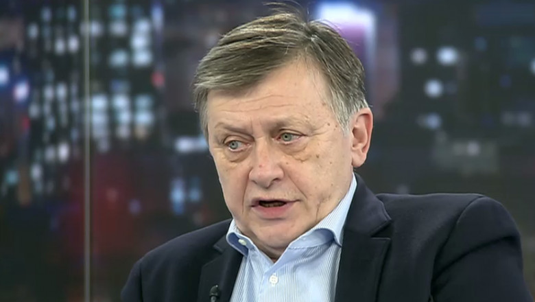 Crin Antonescu își suspendă candidatura. „Dacă vă menţineţi opţiunea, ştiţi unde mă găsiţi” 3 Crin Antonescu își suspendă candidatura | MyTex.ro
