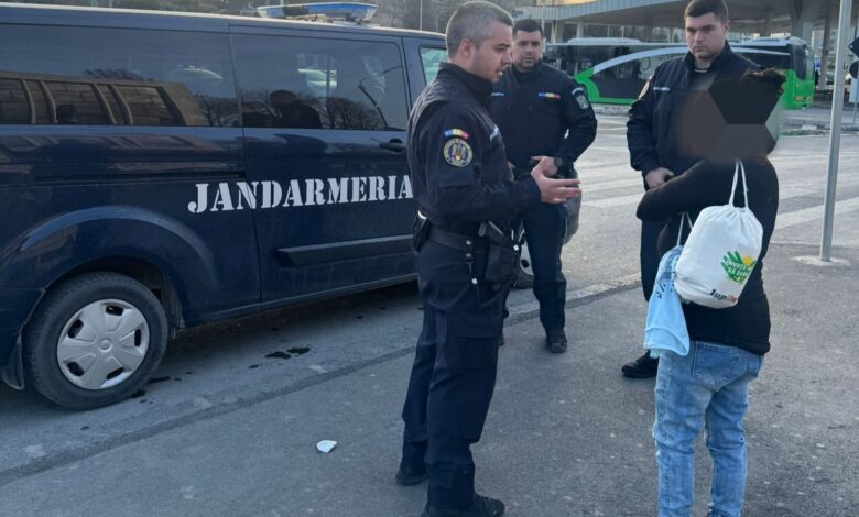 Pacientă fugită de la Maternitatea Brașov, dusă înapoi de jandarmi 3 Pacientă | MyTex.ro