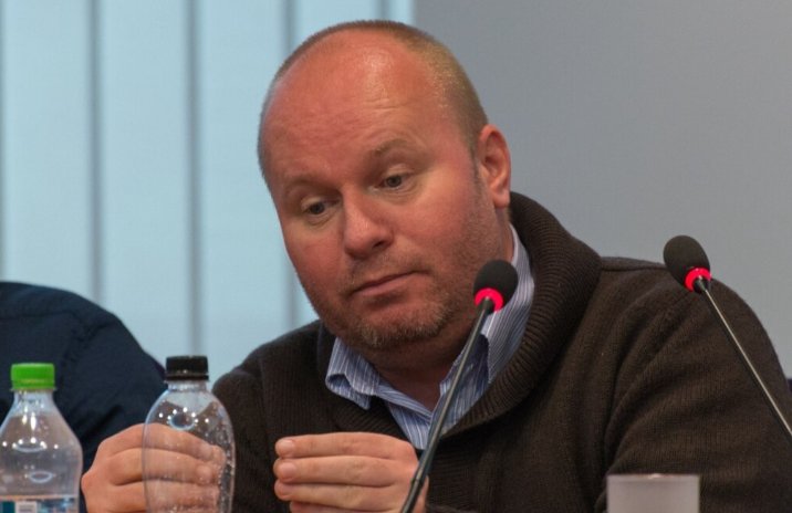 Cristian Păun: Apă, paie și… bătaie! Și… „Marș”! 3 Cristian Păun | MyTex.ro