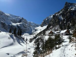 Avertismentul salvatorilor brașoveni pentru turiști și schiori | MyTex.ro