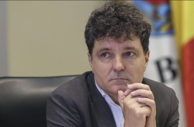Nicuşor Dan şi-a depus candidatura pentru alegerile prezidenţiale 3 Nicuşor Dan şi-a depus candidatura pentru alegerile prezidenţiale | MyTex.ro