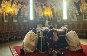 Procesiune la Biserica | MyTex.ro