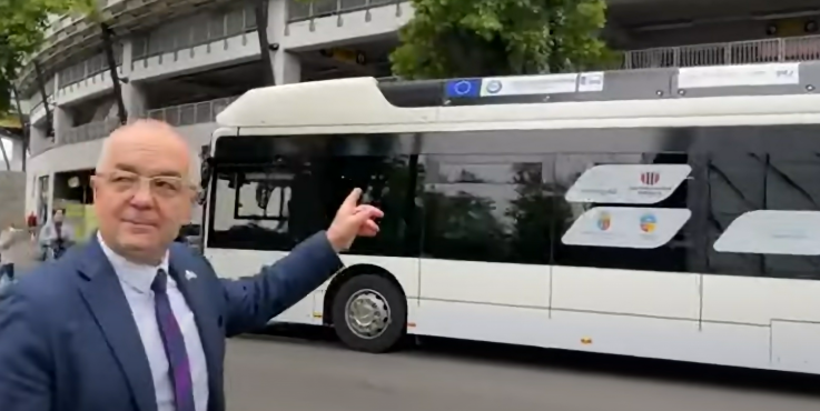 Clujenii trec la pasul următor în ceea ce priveşte transportul public / Ce vor achiziţiona 3 Clujenii trec la pasul următor | MyTex.ro