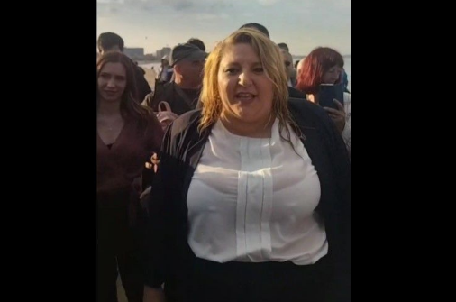 Diana Șoșoacă: „Și grasele poartă tricouri ude” / Baie în mare 5 Diana Şoşoacă | MyTex.ro