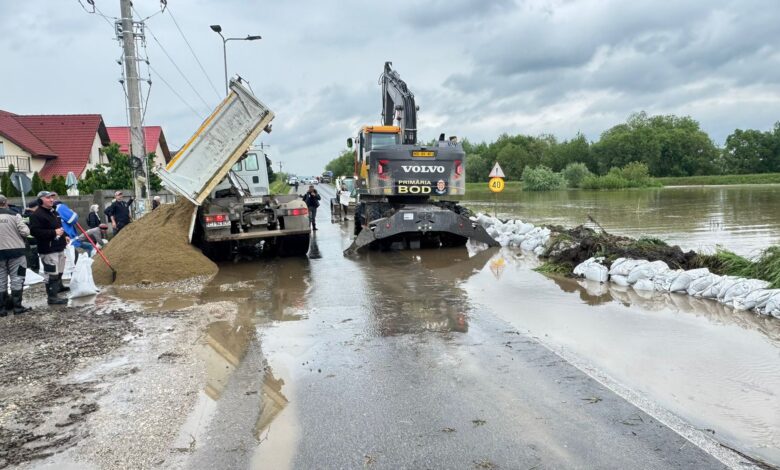 Brașovul rămâne sub Cod Roșu și Cod Portocaliu de inundații 3 Brașovul | MyTex.ro