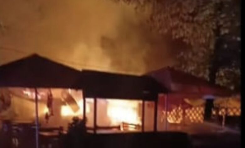 O terasă - restaurant a luat foc azi-noapte 3 Terasă | MyTex.ro