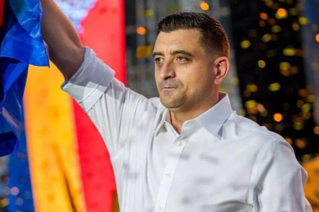 George Simion vrea să concedieze jumătate de milion de bugetari 3 George Simion vrea să concedieze jumătate de milion de bugetari | MyTex.ro