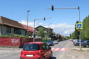 semafor care comută pe roșu când detectează | MyTex.ro