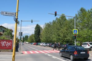 semafor care comută pe roșu când detectează | MyTex.ro