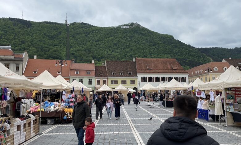 Înscrieri pentru Târgul de artizani și producători de luna viitoare, de la Brașov 3 Înscrieri | MyTex.ro
