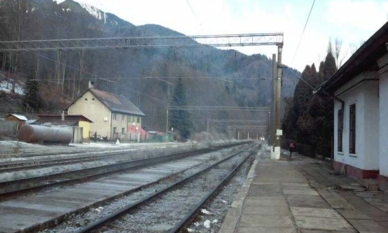 Echipele SRCF Brașov au reparat unde s-a produs surparea de terasament feroviar, la Timișu de Sus 3 Brașov | MyTex.ro