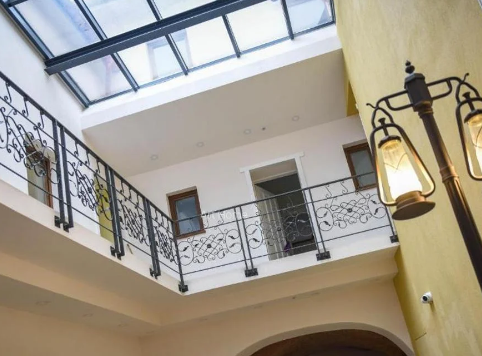 Clădire cu 10 camere | MyTex.ro