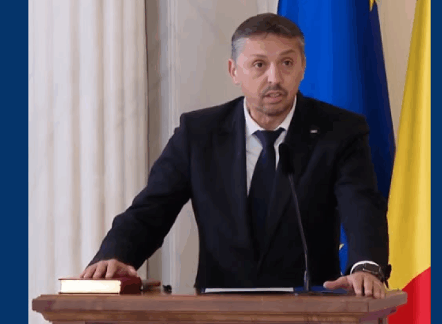 Daniel David renunță la 25% din salariu pentru burse sociale | MyTex.ro