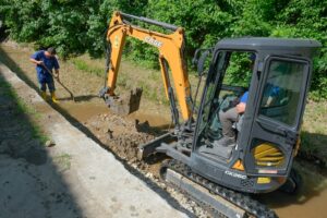 Pârâul Graft intră în etapa finală de decolmatare | MyTex.ro