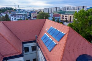10 școli și colegii din Brașov își vor produce singure energia necesară funcționării | MyTex.ro