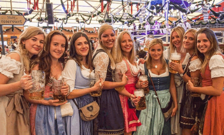 Prima ediţie oficială Oktoberfest din România, la Braşov / Perioada 3 Prima ediție oficială Oktoberfest | MyTex.ro