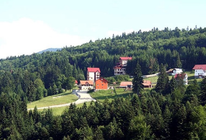 Jonglerii (și) cu două vile din Pârâul Rece 3 Jonglerii | MyTex.ro