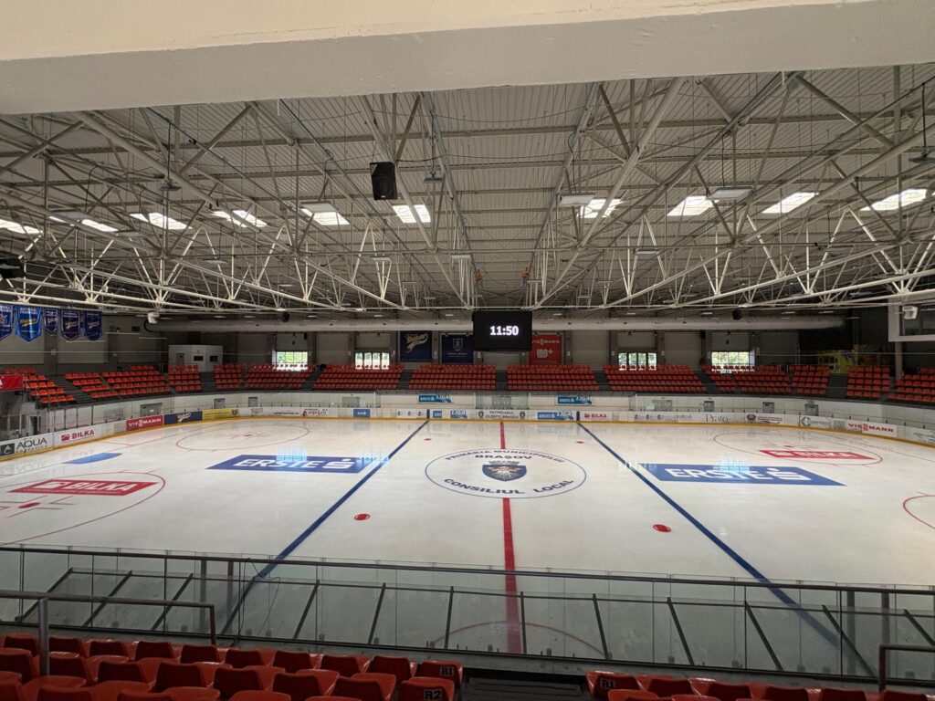În aşteptarea noului sezon. Patinoarul Olimpic e pregătit - Galerie FOTO 15 În aşteptarea noului sezon | MyTex.ro
