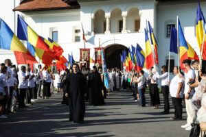 Sfântul Serafim cel Răbdător de la Sâmbăta de Sus a fost canonizat | MyTex.ro