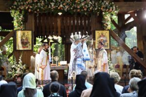 Sfântul Serafim cel Răbdător de la Sâmbăta de Sus a fost canonizat | MyTex.ro