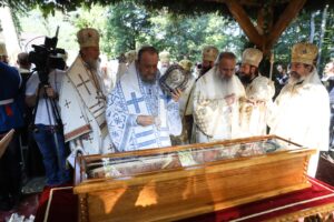 Sfântul Serafim cel Răbdător de la Sâmbăta de Sus a fost canonizat | MyTex.ro