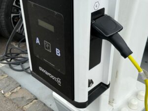 Brașovul testează o stație de încărcare pentru mașini electrice | MyTex.ro