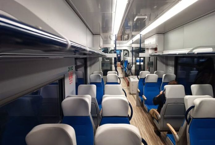 Cea mai nouă ramă electrică circulă de azi între Brașov și București 3 Cea mai nouă ramă electrică circulă de azi între Brașov și București | MyTex.ro