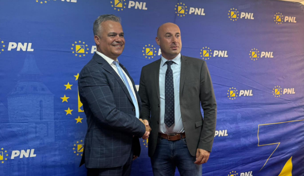 Adrian Veștea | MyTex.ro