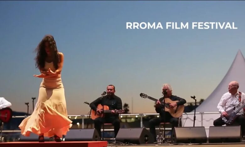 Fiul și nepoata lui Charlie Chaplin, prezenți la Brașov, la Rroma Film Festival 3 Fiul și nepoata lui Charlie Chaplin | MyTex.ro