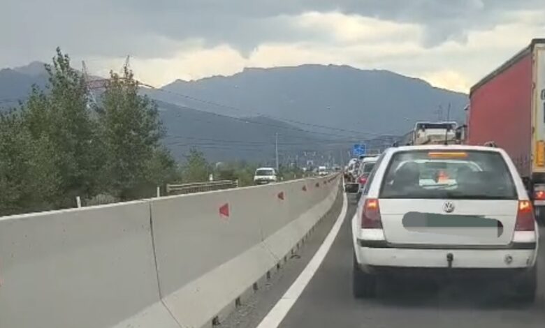 Ultima oră. Blocaj pe Centura Brașovului, în urma unui accident! 3 Blocaj | MyTex.ro