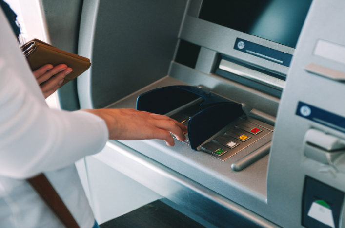 O bancă dispare la final de octombrie | MyTex.ro